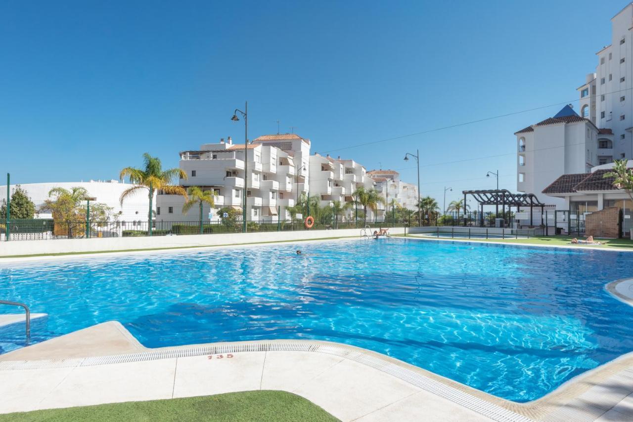 Escape To Estepona Luaran gambar