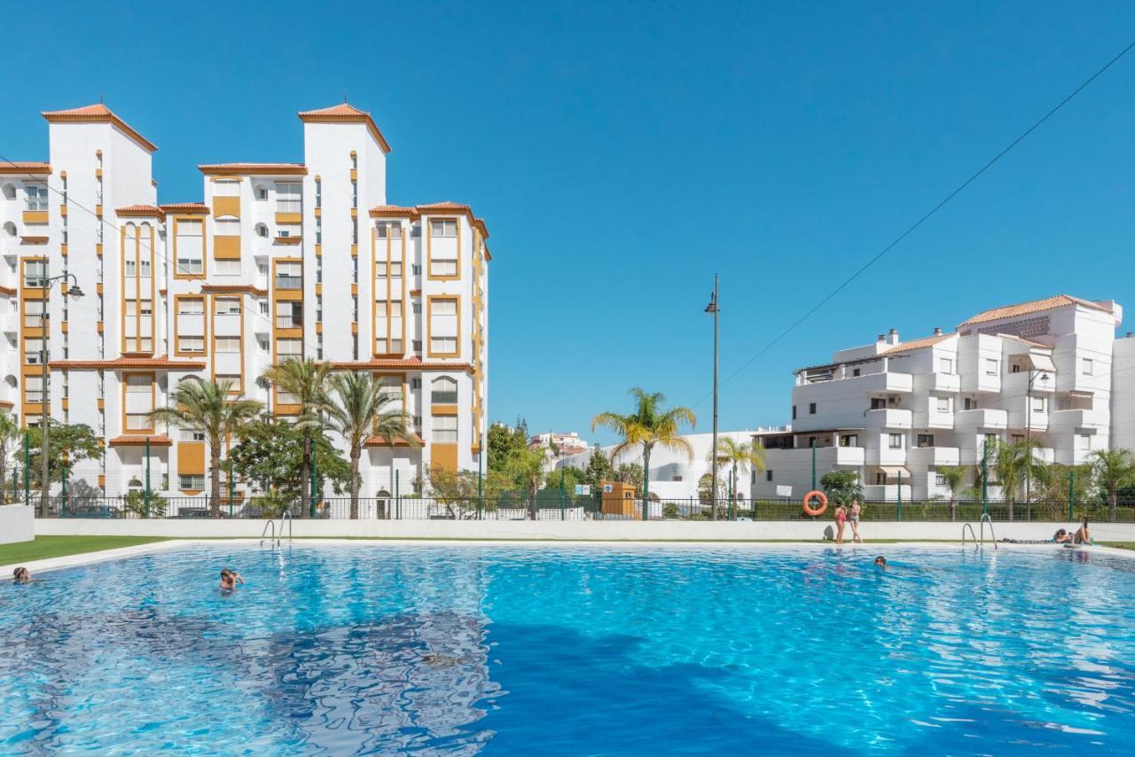 Escape To Estepona Luaran gambar