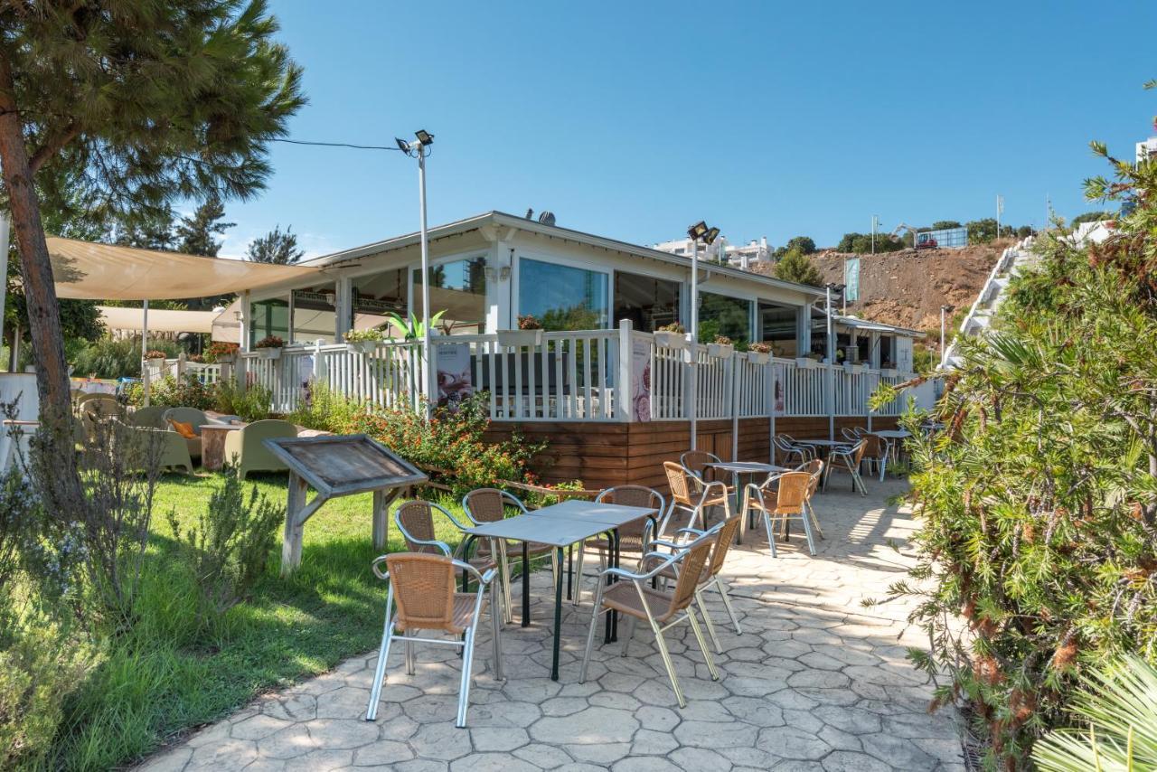 Escape To Estepona Luaran gambar