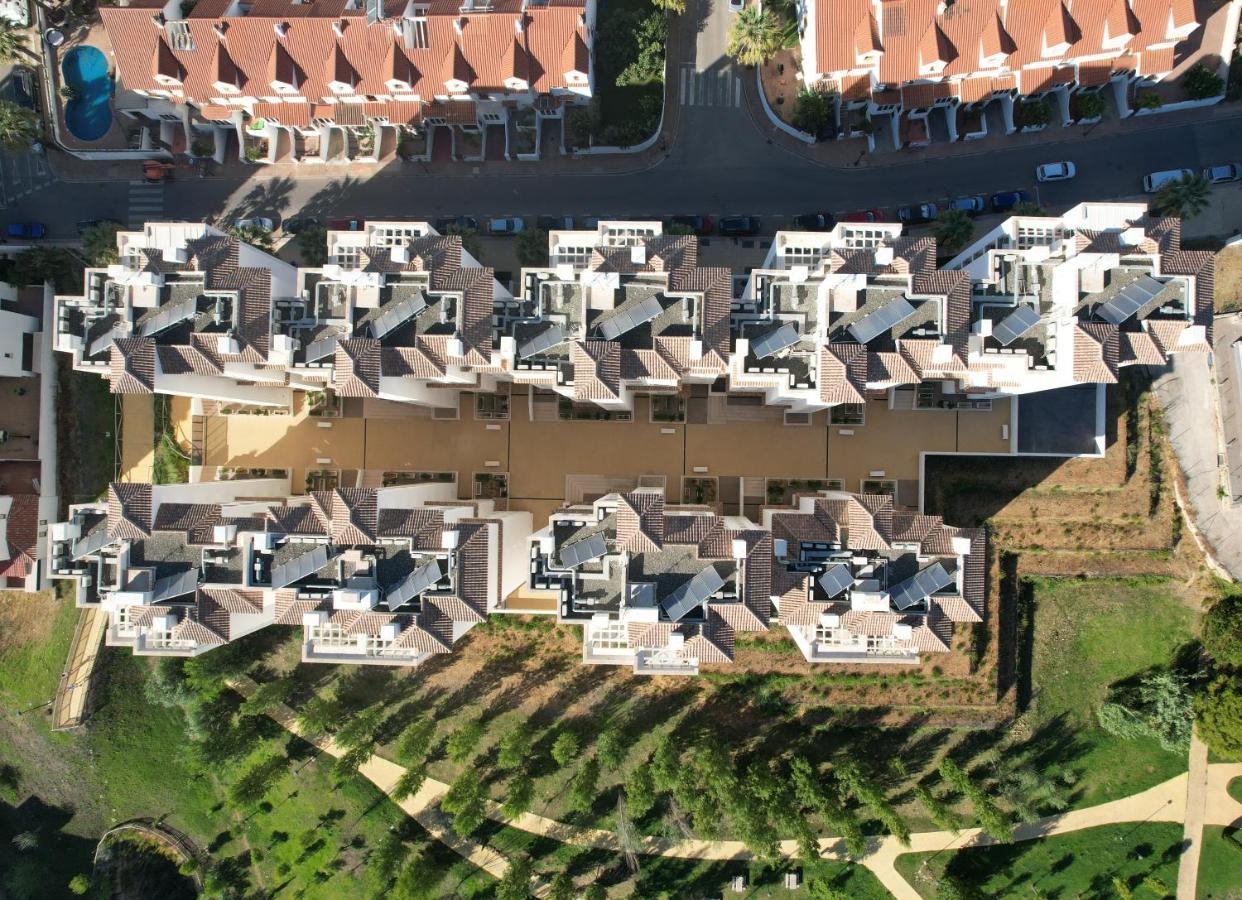 Escape To Estepona Luaran gambar